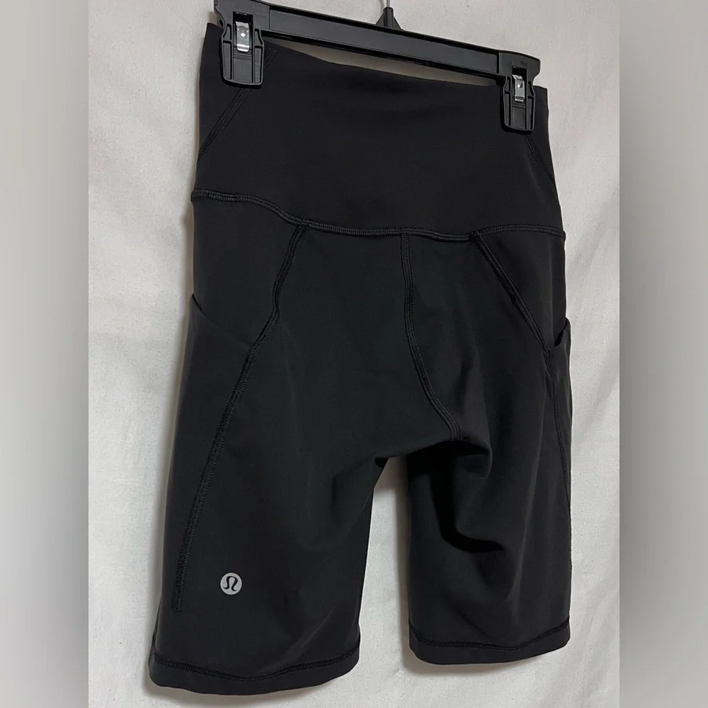 Lululemon Wunder Train High-Rise Shorts Pockets Yoga Running Activewear Workout